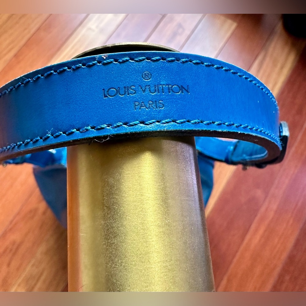 Louis Vuitton Noé Epi Leather Bucket Bag in Toledo Blue - Picture 5 of 16